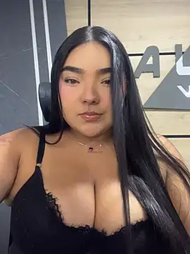 Snapshot of little_lissiee chatting on July 5, 2026, 11:00 pm little lissiee online show from July 5, 2026, 11:00 pm
