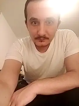 Snapshot of denis99tff chatting on November 17, 2025, 8:35 pm denis99tff online show from November 17, 2025, 8:35 pm