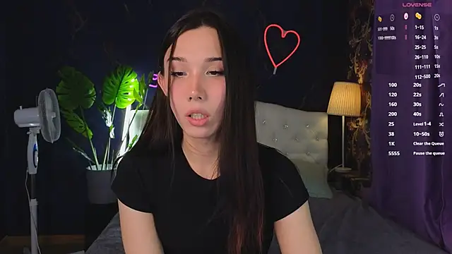 Snapshot of Kaia_Sunshine_Mia chatting on February 15, 2025, 2:11 pm Kaia Sunshine Mia online show from February 15, 2025, 2:11 pm