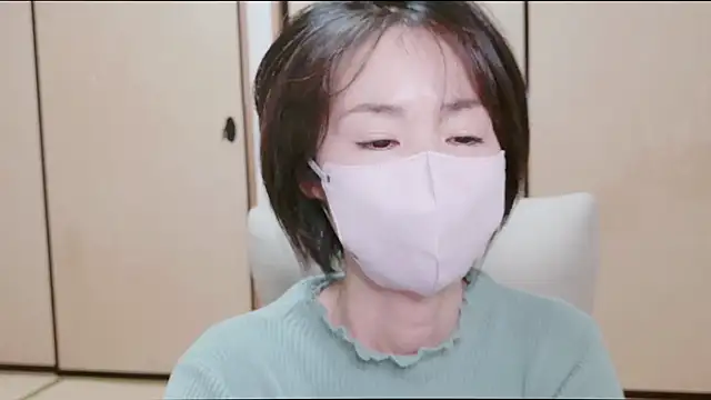 xxArisaxx online show from November 7, 2025, 1:04 pm