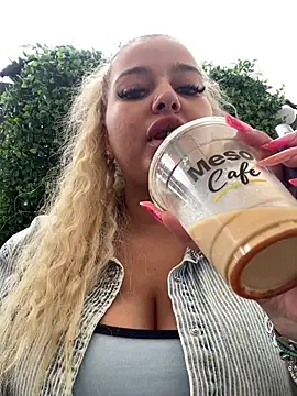 AllysonK online show from July 24, 2026, 12:01 pm