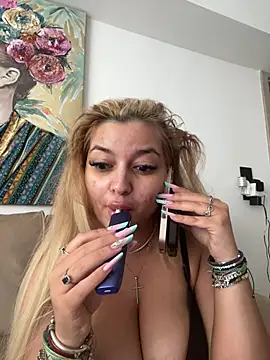 AllysonK online show from May 22, 2026, 11:52 am
