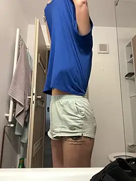 Snapshot of AllysonK chatting on March 2, 2026, 10:44 am AllysonK online show from March 2, 2026, 10:44 am