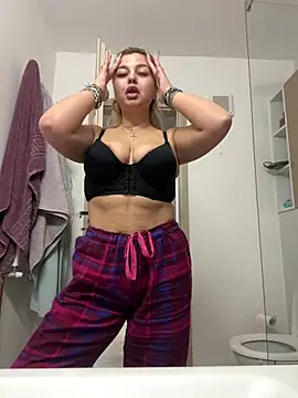 Snapshot of AllysonK chatting on January 15, 2026, 11:02 am AllysonK online show from January 15, 2026, 11:02 am