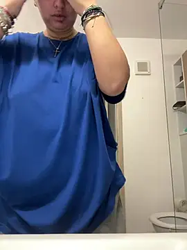 Snapshot of AllysonK chatting on February 18, 2026, 1:29 pm AllysonK online show from February 18, 2026, 1:29 pm