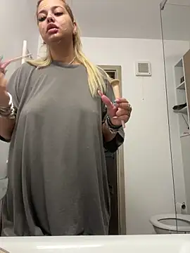 AllysonK online show from June 12, 2026, 10:24 am