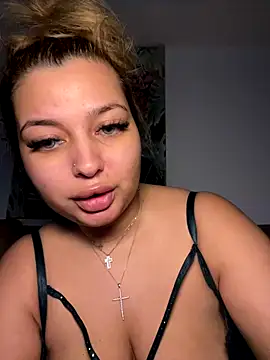 Snapshot of AllysonK chatting on November 28, 2025, 2:50 pm AllysonK online show from November 28, 2025, 2:50 pm