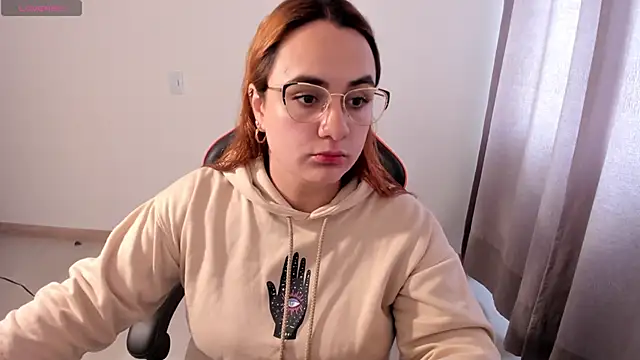 maryluna95 online show from November 10, 2025, 5:29 pm