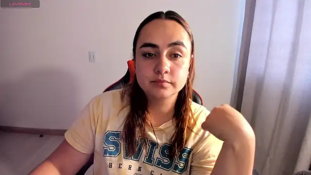 Snapshot of maryluna95 chatting on April 17, 2026, 5:05 pm maryluna95 online show from April 17, 2026, 5:05 pm