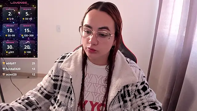 maryluna95 online show from November 12, 2025, 5:50 pm