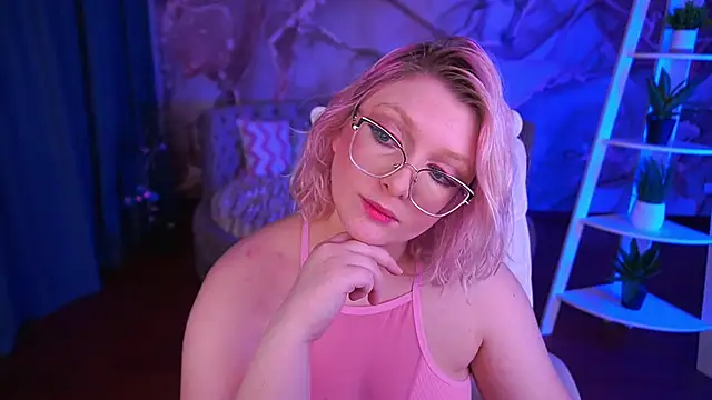 CoolTatis online show from November 12, 2025, 2:21 pm