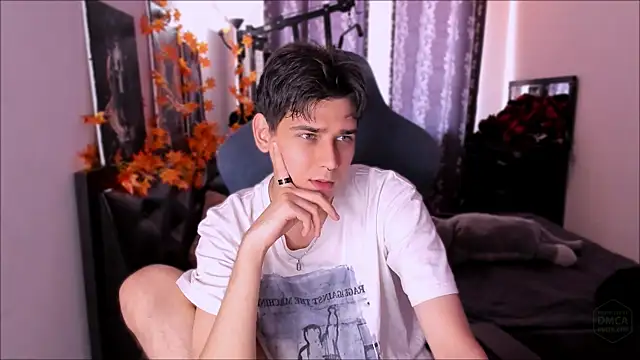 Foxicfu online show from November 11, 2025, 6:19 am