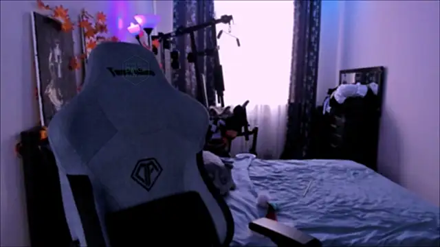 Foxicfu online show from December 20, 2025, 9:23 am