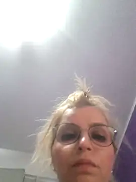 Snapshot of BritneyHudson chatting on February 21, 2026, 3:58 pm BritneyHudson online show from February 21, 2026, 3:58 pm