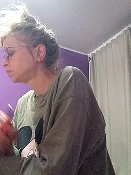 BritneyHudson online show from November 23, 2025, 3:27 am