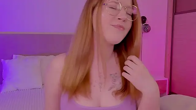 Snapshot of Tori_the_witch chatting on March 3, 2025, 4:54 am Tori the witch online show from March 3, 2025, 4:54 am