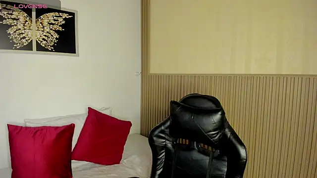 summer night  online show from April 12, 2026, 12:41 pm