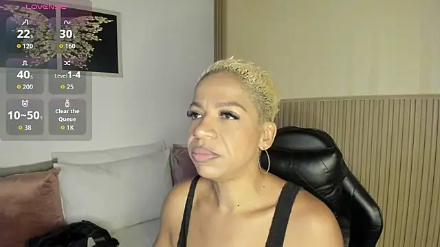 Snapshot of summer_night_ chatting on December 21, 2025, 12:29 pm summer night online show from December 21, 2025, 12:29 pm