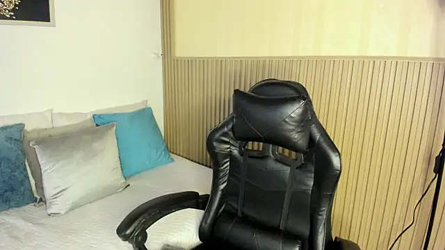 summer night  online show from October 24, 2025, 11:53 am