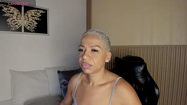 Snapshot of summer_night_ chatting on February 8, 2026, 1:09 pm summer night online show from February 8, 2026, 1:09 pm