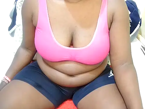 Snapshot of just_lela chatting on June 14, 2026, 9:05 pm just lela online show from June 14, 2026, 9:05 pm