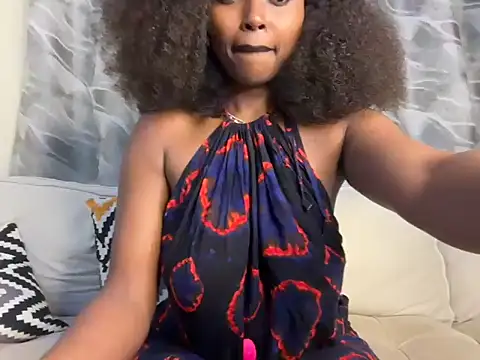 Snapshot of Chocolate_queen2 chatting on June 19, 2026, 4:29 am Chocolate queen2 online show from June 19, 2026, 4:29 am