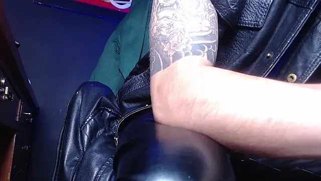 Dicaprioo  online show from March 25, 2026, 7:08 am