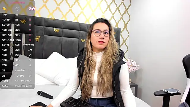 RubbyTaylor online show from October 17, 2025, 2:19 pm