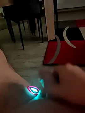 Szeltolo001 online show from January 18, 2026, 3:32 am