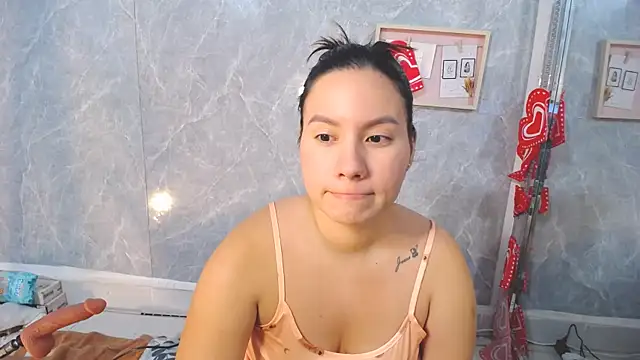 Snapshot of Mia__reys chatting on February 21, 2026, 12:29 pm Mia reys online show from February 21, 2026, 12:29 pm