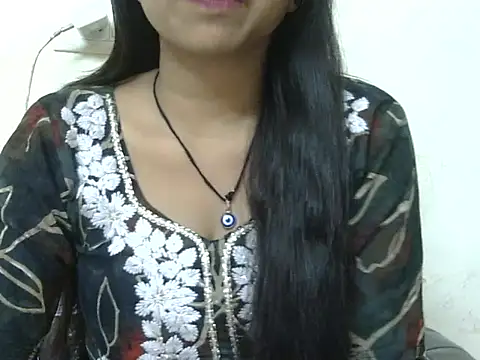 Snapshot of momo_lov chatting on October 19, 2025, 4:48 am momo lov online show from October 19, 2025, 4:48 am