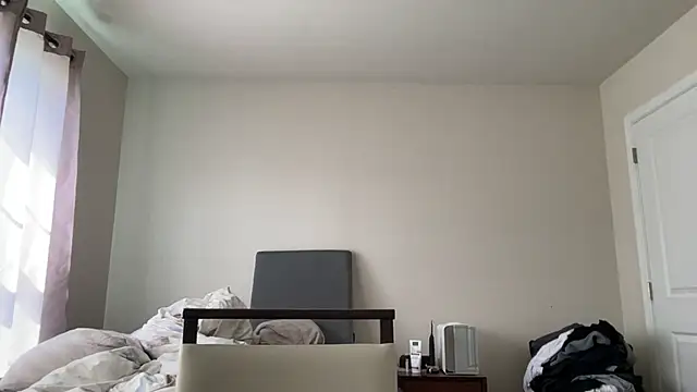 SluggishChase99 online show from April 15, 2026, 3:27 pm