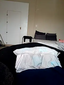 PerfectionBerrie online show from February 24, 2026, 6:14 am