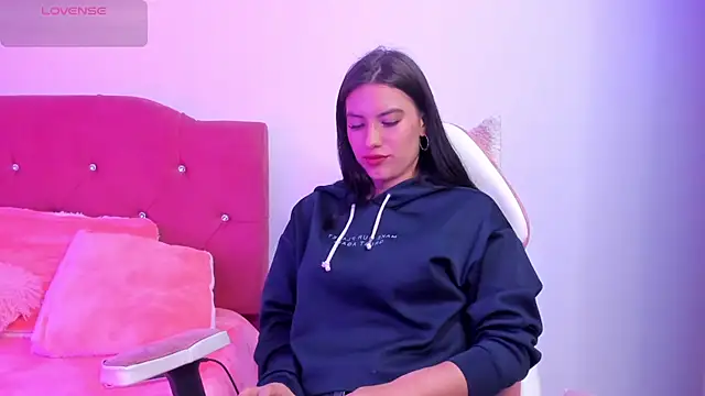 LucianaTomson online show from March 6, 2026, 10:49 pm