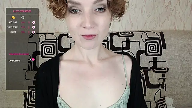 Snapshot of TinaWince chatting on October 13, 2025, 4:47 am TinaWince online show from October 13, 2025, 4:47 am