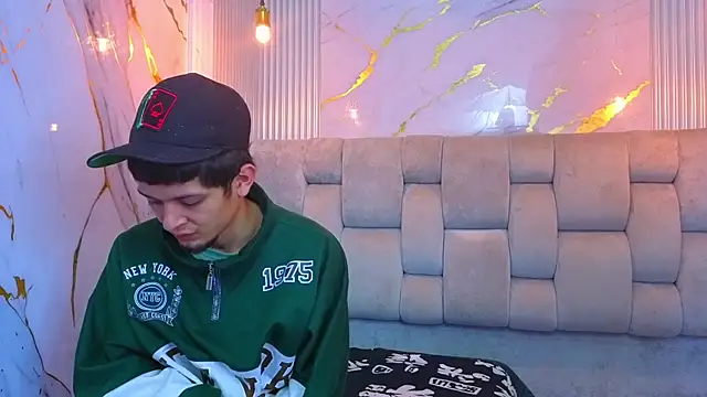 kendalltaylorr online show from January 15, 2026, 3:10 am