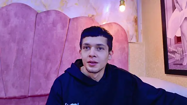 kendalltaylorr online show from December 16, 2025, 12:31 pm