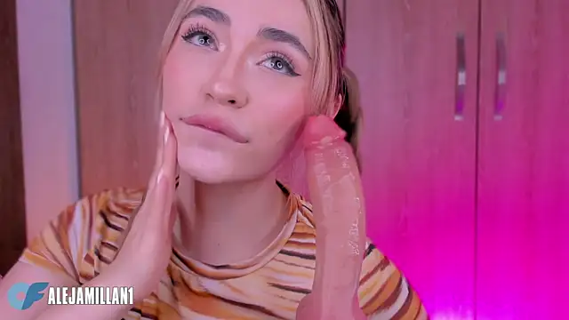 alejamillan1 online show from October 8, 2025, 4:58 am