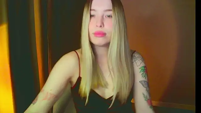 mia raspberrie online show from January 16, 2025, 10:12 pm