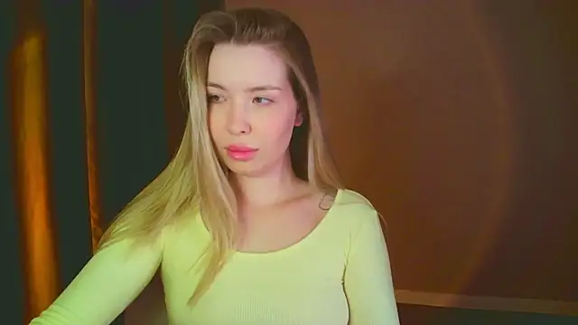 mia raspberrie online show from December 13, 2024, 10:23 pm