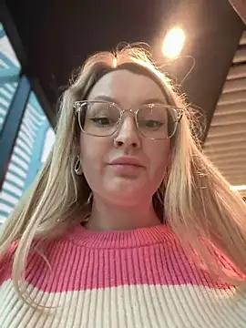 Snapshot of Teya_moon_ chatting on January 15, 2025, 11:10 am Teya moon  online show from January 15, 2025, 11:10 am