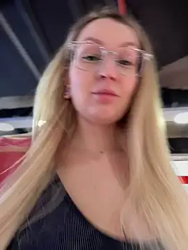 Snapshot of Teya_moon_ chatting on February 22, 2025, 12:08 pm Teya moon  online show from February 22, 2025, 12:08 pm