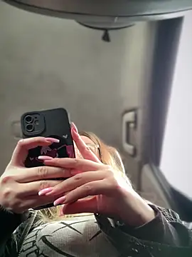 Snapshot of Teya_moon_ chatting on March 20, 2025, 10:21 am Teya moon  online show from March 20, 2025, 10:21 am