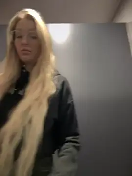 Snapshot of Teya_moon_ chatting on January 6, 2025, 11:51 am Teya moon  online show from January 6, 2025, 11:51 am