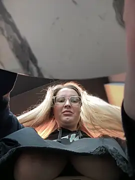 Snapshot of Teya_moon_ chatting on January 16, 2025, 12:52 pm Teya moon  online show from January 16, 2025, 12:52 pm