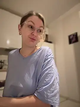 Snapshot of Teya_moon_ chatting on February 21, 2025, 12:38 am Teya moon  online show from February 21, 2025, 12:38 am