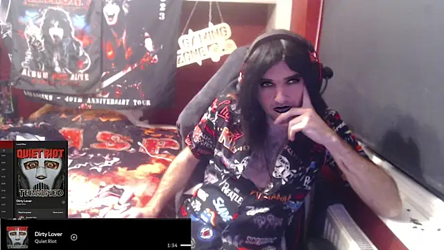 Snapshot of Rocker_Assassin66630 chatting on December 15, 2025, 6:47 pm Rocker Assassin66630 online show from December 15, 2025, 6:47 pm