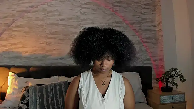 Anneth  M online show from November 27, 2025, 7:47 pm