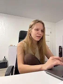 Ketitull online show from June 5, 2026, 8:36 pm
