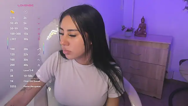 Chanttall  online show from December 2, 2025, 5:09 am